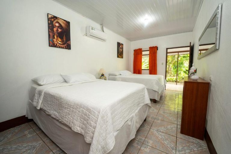 Hotel Tortuguero Beach Front — photo 2
