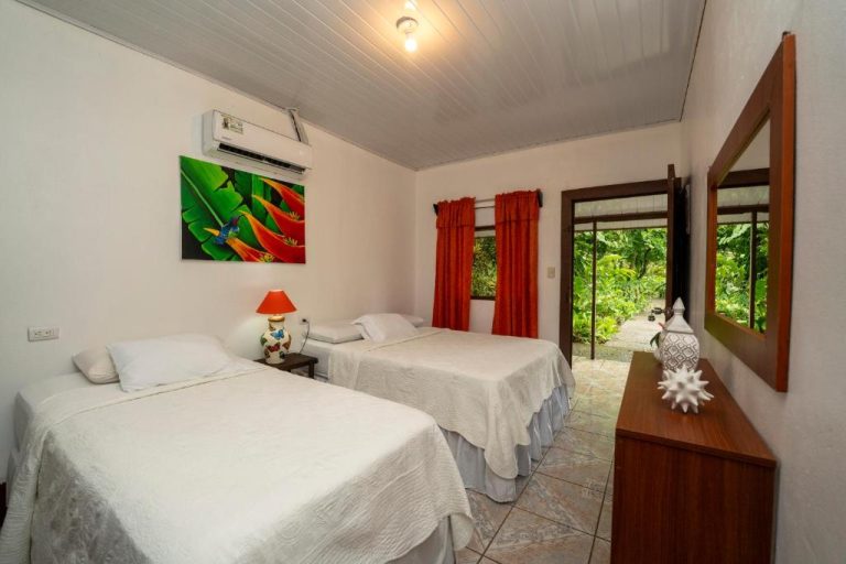 Hotel Tortuguero Beach Front — photo 3